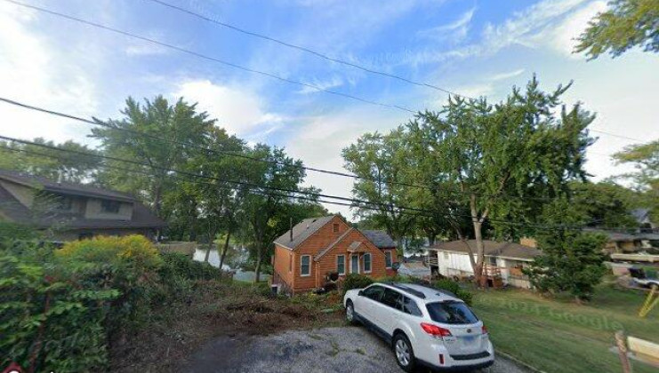 120 highland ct, island lake, il 60042
