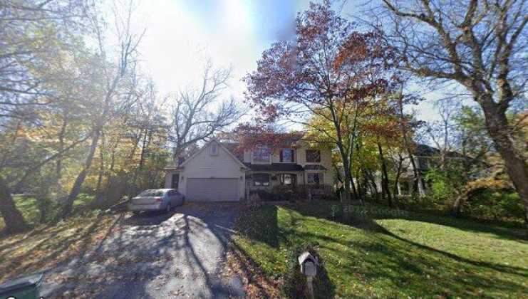2035 broadway ave, crystal lake, il 60014