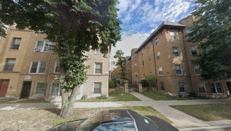 2214 e 70th st 2n, chicago, il 60649