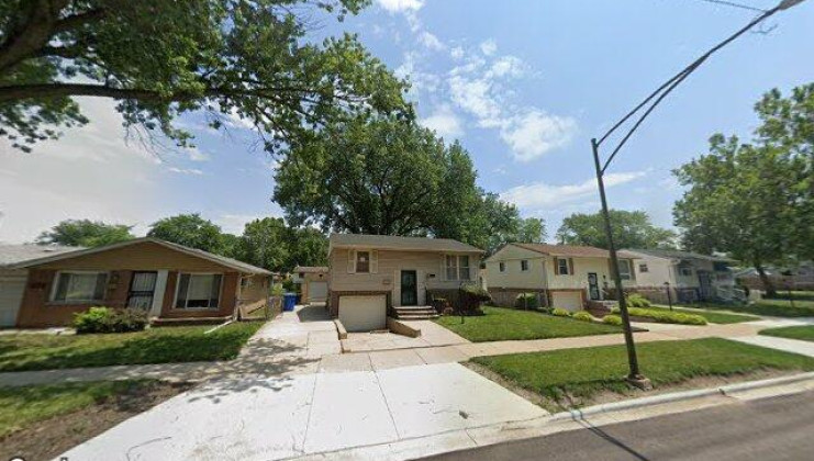 13167 s vernon ave, chicago, il 60827