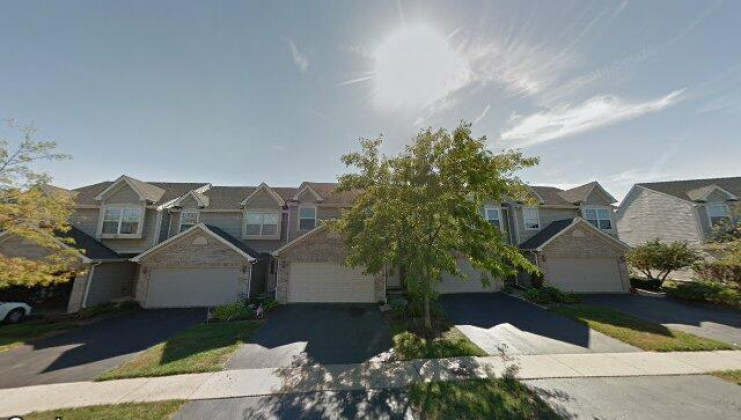 970 viewpoint dr, lake in the hills, il 60156
