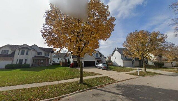 6 walnut grove ct, lake in the hills, il 60156