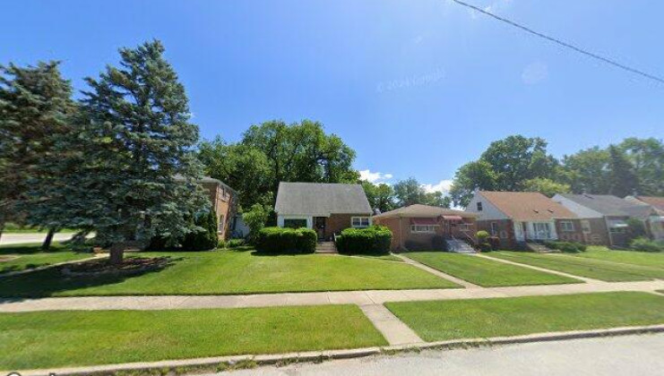 1355 kenilworth dr, calumet city, il 60409