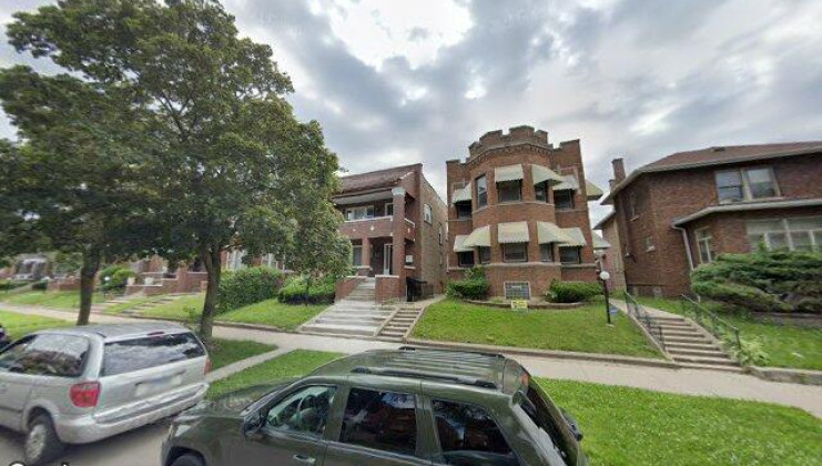 8012 s peoria st, chicago, il 60620