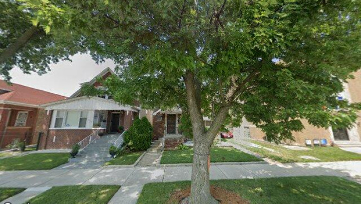 8606 s bishop st, chicago, il 60620