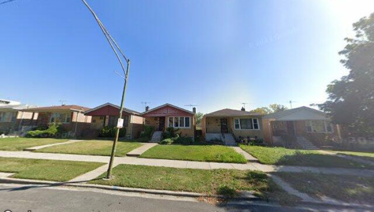 9347 s crandon ave, chicago, il 60617