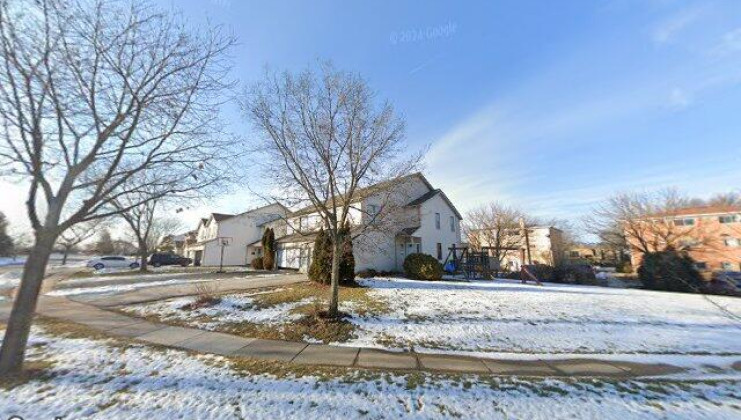 2000 hollywood ct, hanover park, il 60133