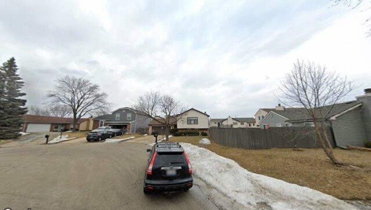 11 woodbury ct, streamwood, il 60107
