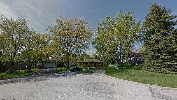 2302 honeysuckle ct, lindenhurst, il 60046