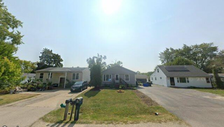 913 diana ct, round lake beach, il 60073
