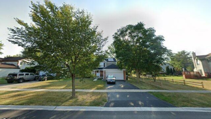2359 n rosewood ln, round lake beach, il 60073