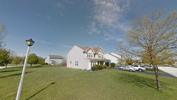 409 goldfinch cir, lindenhurst, il 60046