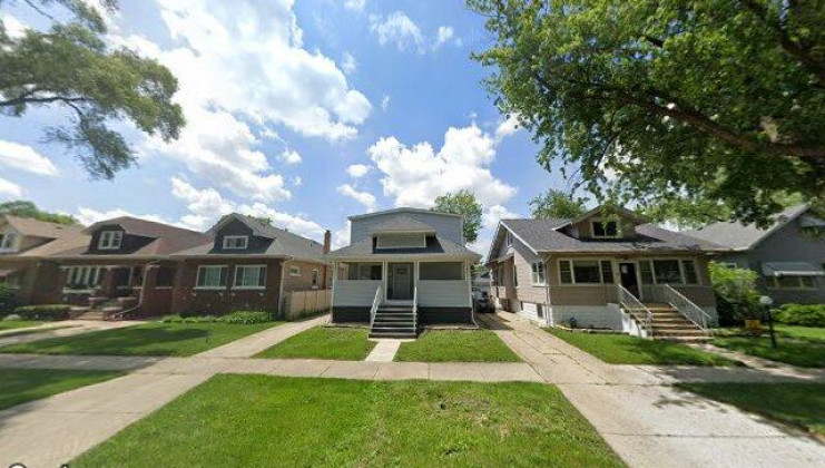 2106 s 8th ave, maywood, il 60153