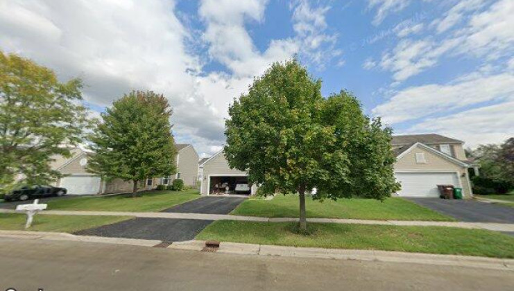 1724 powers rd, woodstock, il 60098