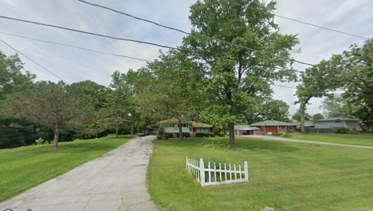 18660 oakwood ave, lansing, il 60438