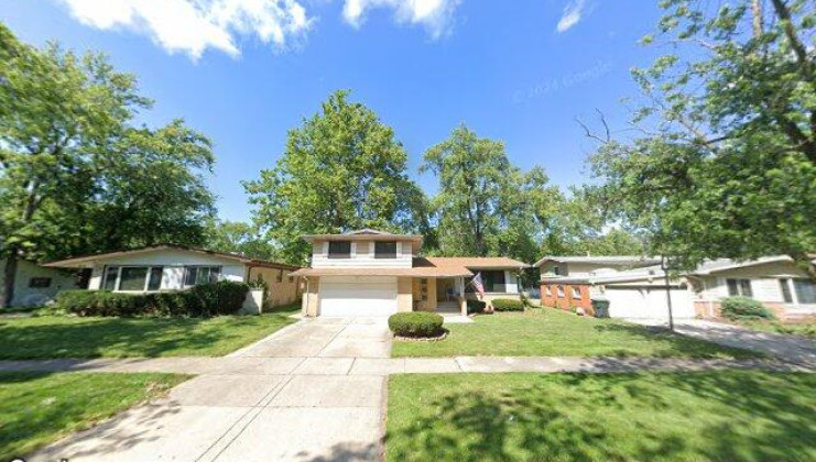 813 n rainbow dr, glenwood, il 60425