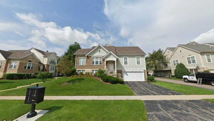 5588 cambridge way, hanover park, il 60133