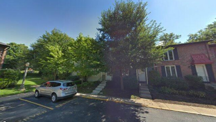 34 pioneer park pl, elgin, il 60123
