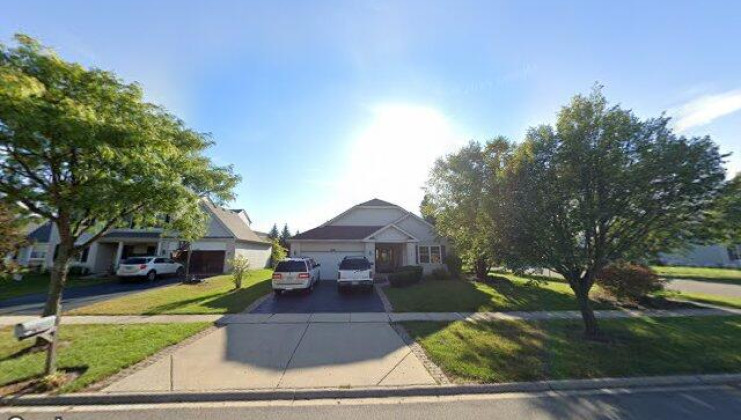 6500 fairfax ct, carpentersville, il 60110