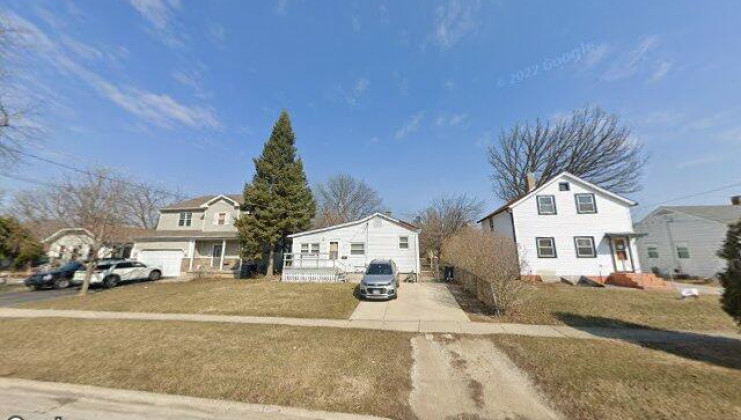 688 columbia ave, elgin, il 60120