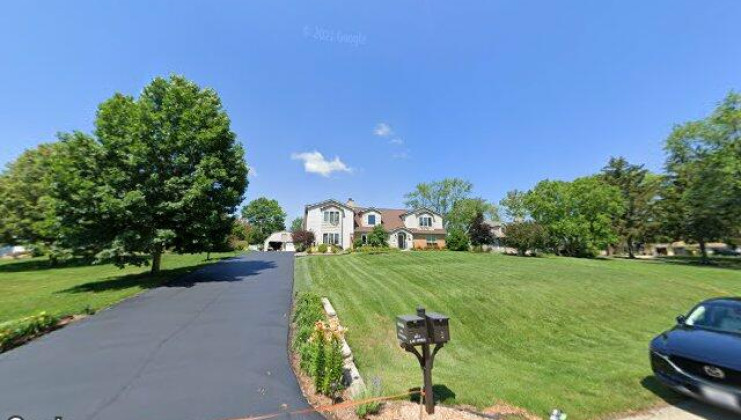 8072 tennessee ave, clarendon hills, il 60527