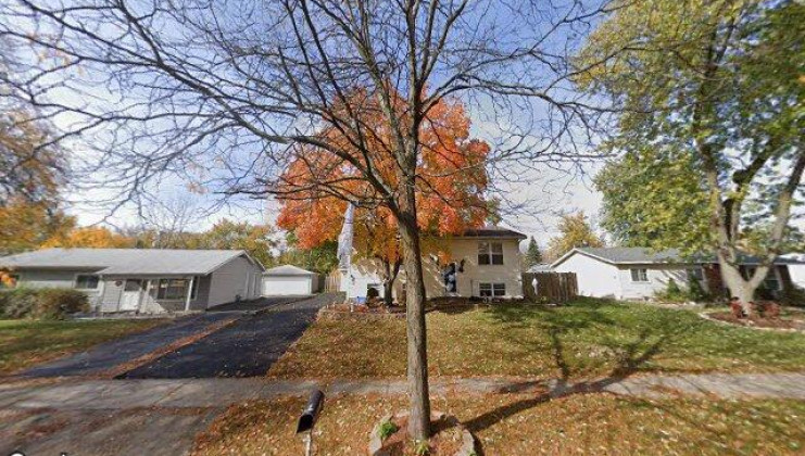207 pacific dr, bolingbrook, il 60440