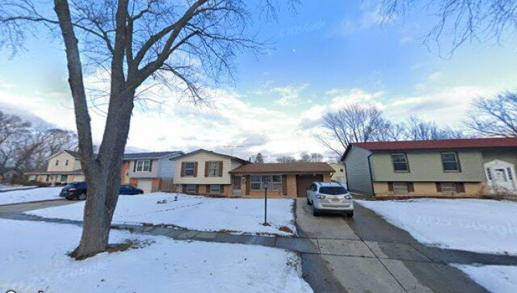 7943 ramsgate cir n, hanover park, il 60133