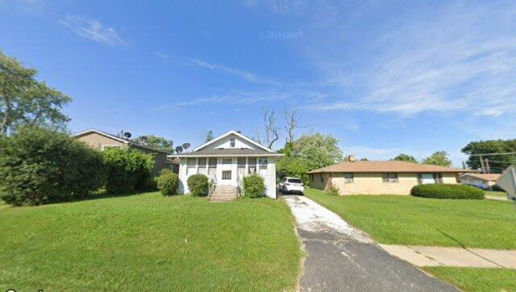 812 n mcaree rd, waukegan, il 60085