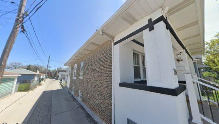 3135 elmwood ave, berwyn, il 60402