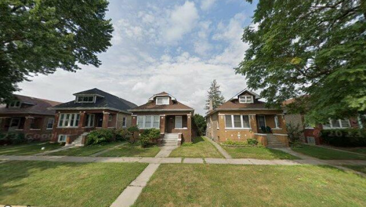 2722 euclid ave, berwyn, il 60402