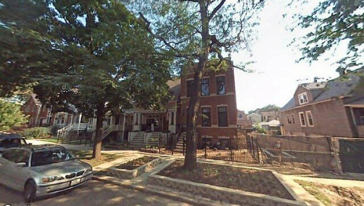 1913 w nelson st, chicago, il 60657