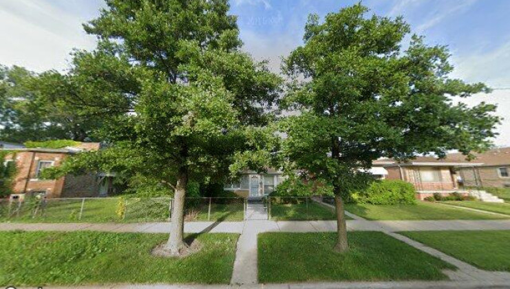 9221 s perry ave, chicago, il 60620