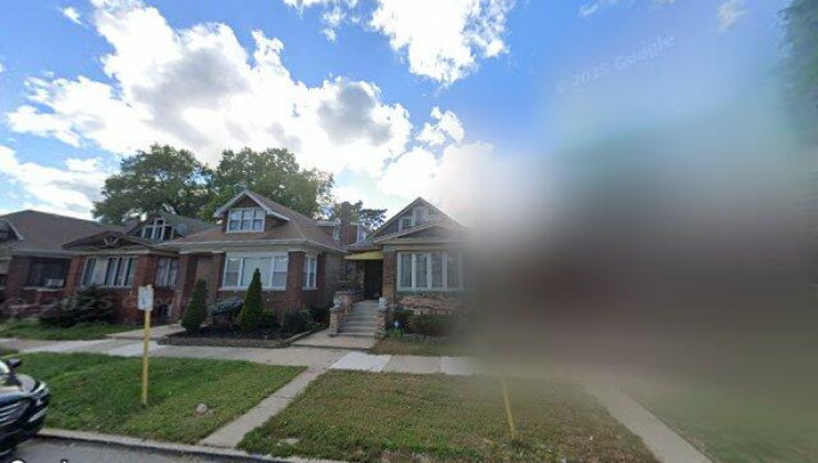 8244 s kenwood ave, chicago, il 60619