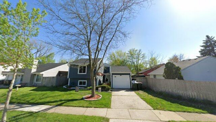 30w021 danbury dr, warrenville, il 60555