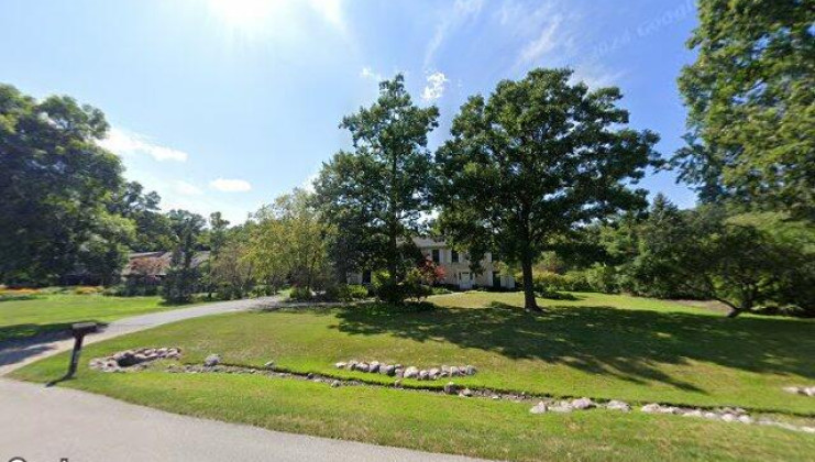 1694 clendenin ln, riverwoods, il 60015