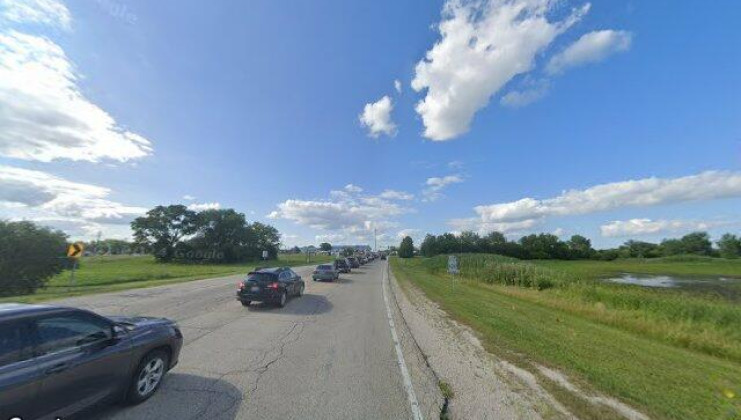 34702 n gilmer rd; 31535 n us hwy 12, lakemoor, il 60073