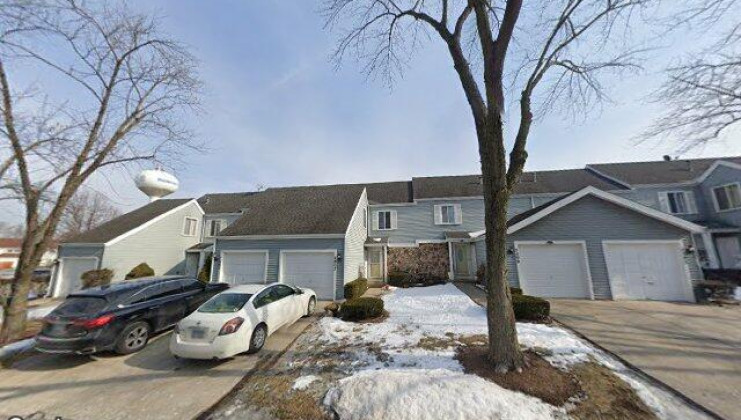 7603 hearth dr, hanover park, il 60133