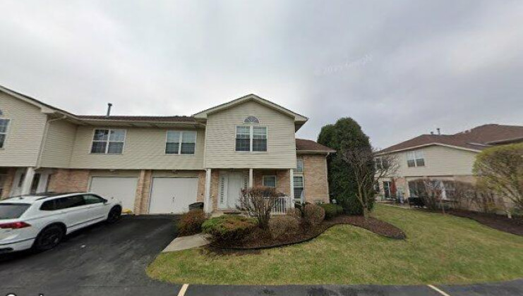 7423 honey locust dr, justice, il 60458