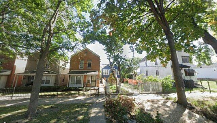 8521 s mackinaw ave, chicago, il 60617