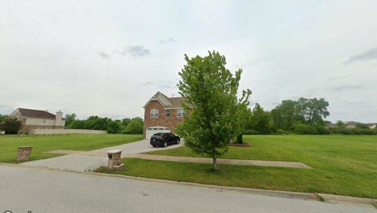 2136 nichols dr, lynwood, il 60411
