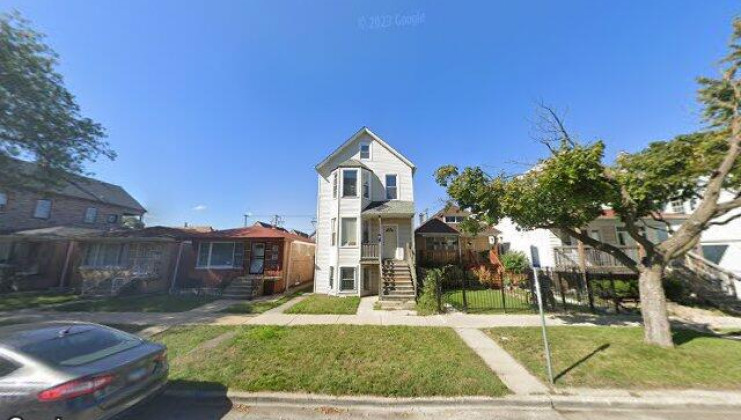 8248 s houston ave, chicago, il 60617