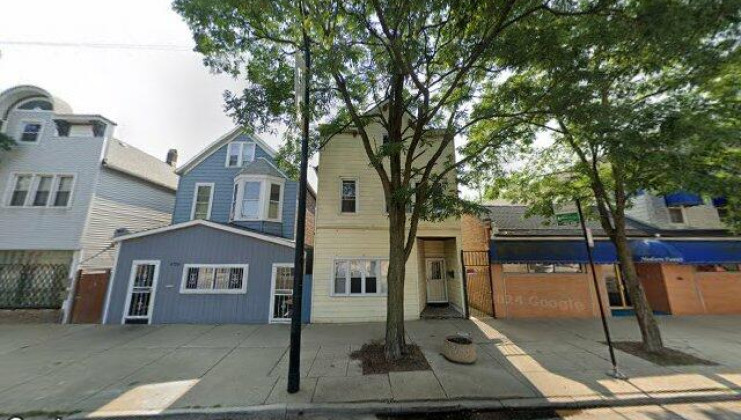 8743 s commercial ave, chicago, il 60617
