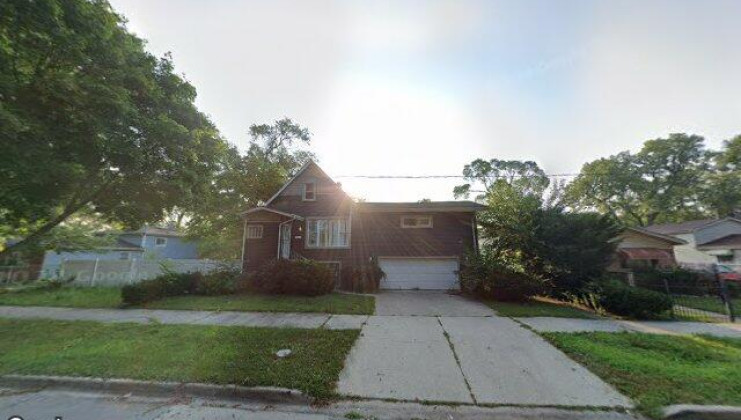 8821 s princeton ave, chicago, il 60620