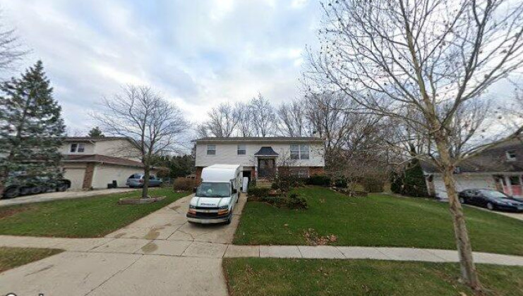 741 butterfield dr, algonquin, il 60102