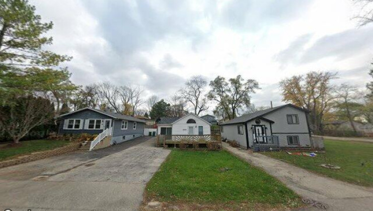 615 w hillside dr, round lake beach, il 60073