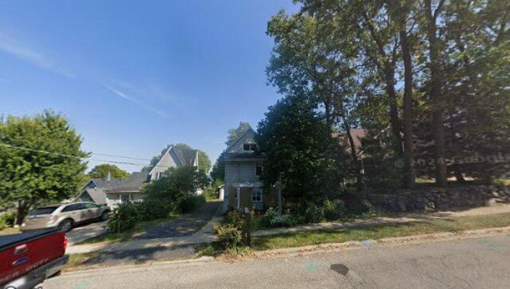175 forest ave, fox lake, il 60020