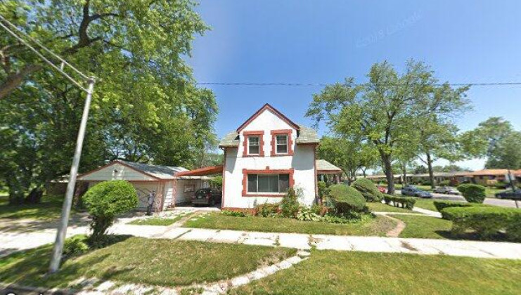 8758 s indiana ave, chicago, il 60619