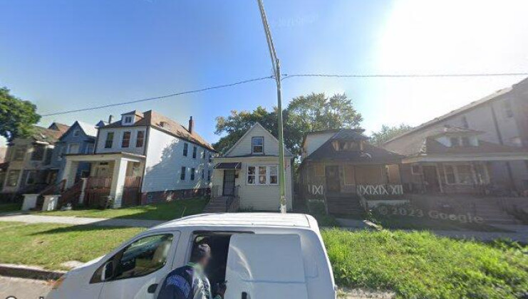 7939 s escanaba ave, chicago, il 60617
