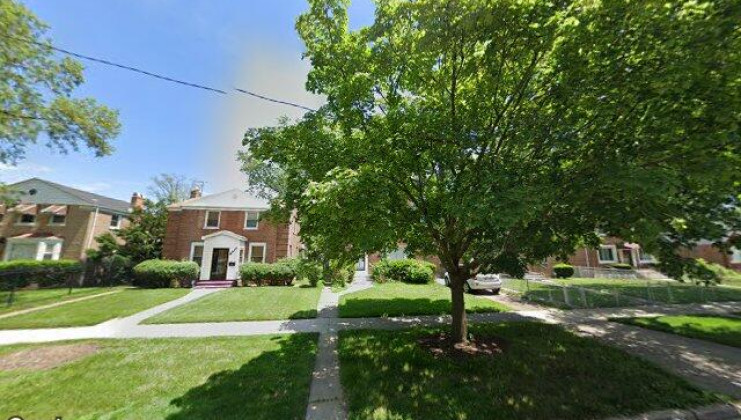 9923 s yates, chicago, il 60617