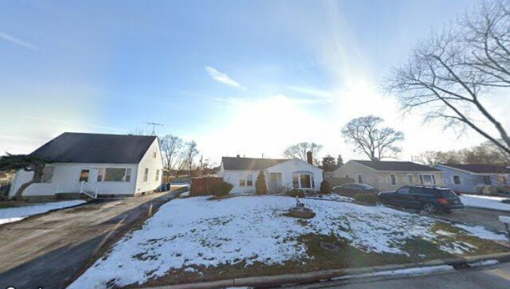 2135 elm ave, hanover park, il 60133